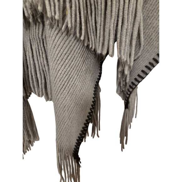 APT. 9 Women's Gray‎ Ribbed Knit Fringe Trim Open Front Poncho Cape Shawl - Picture 4 of 5